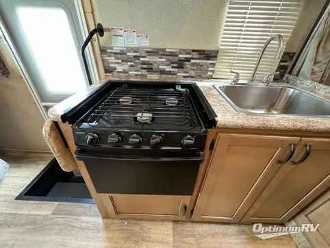 2019 Thor Four Winds 23U RV Photo 3