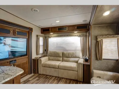 2017 Keystone Hideout 299RLDS RV Photo 2
