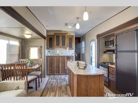 2017 Keystone Hideout 299RLDS RV Photo 3
