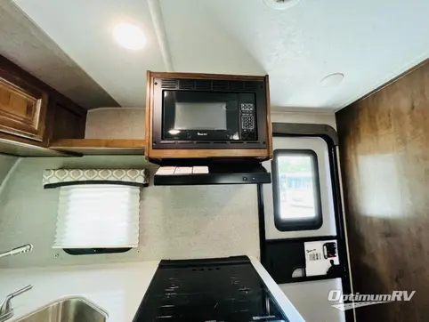 2020 Forest River Flagstaff Micro Lite 25FKS RV Photo 3
