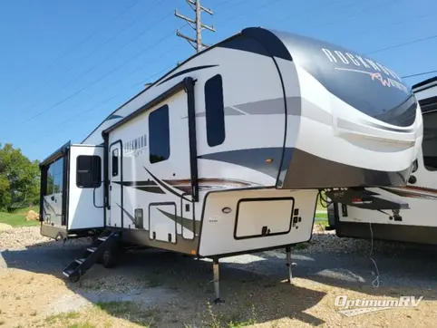 New 2022 Forest River Rockwood Ultra Lite 2887MB Featured Photo