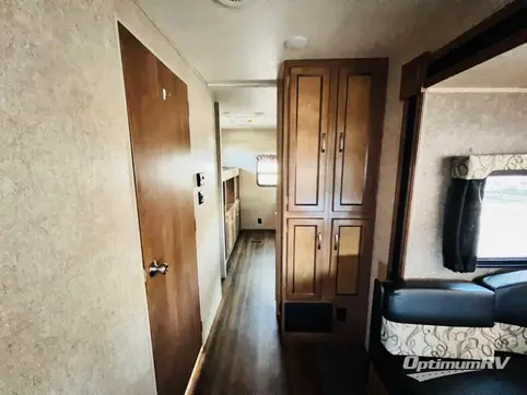 2018 Coachmen Catalina Legacy 323BHDSCK RV Photo 3