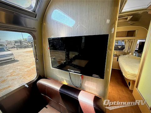 2017 Airstream Serenity 27FB RV Photo 3