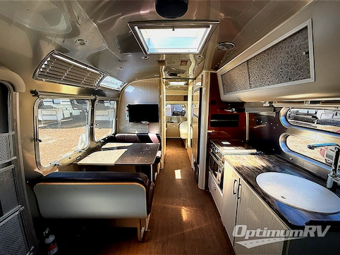 2017 Airstream Serenity 27FB RV Photo 2