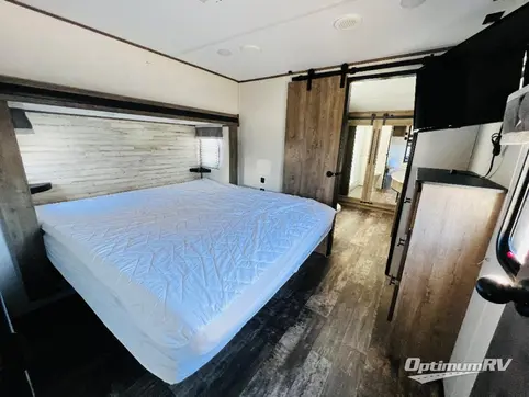 2022 Forest River Sabre 37FBT RV Photo 3