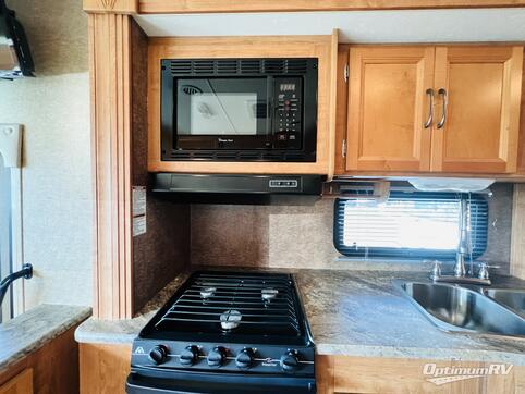 2015 Georgie Boy Pursuit 27KB RV Photo 3