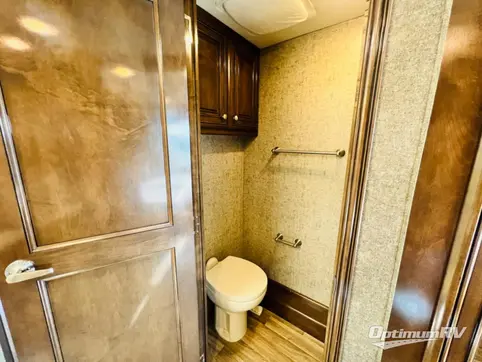 2017 Thor Miramar 34.4 RV Photo 4