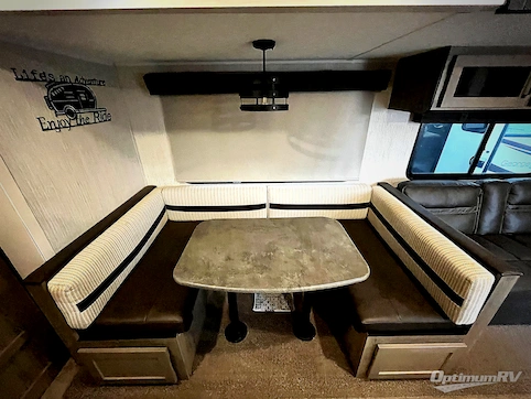 2022 Palomino Puma 32RBFQ RV Photo 2
