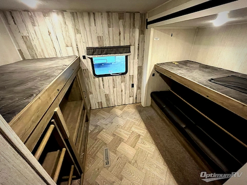 2022 Palomino Puma 32RBFQ RV Photo 4