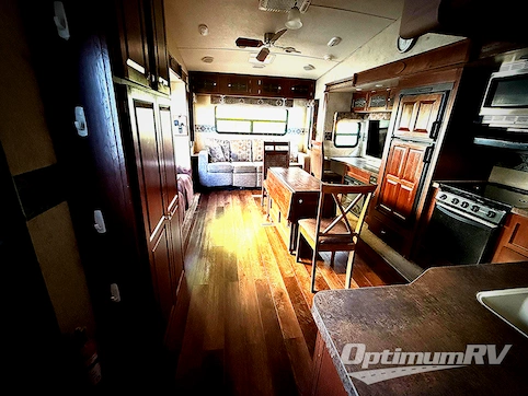 2014 Forest River Flagstaff Classic Super Lite 8528RSWS RV Photo 3