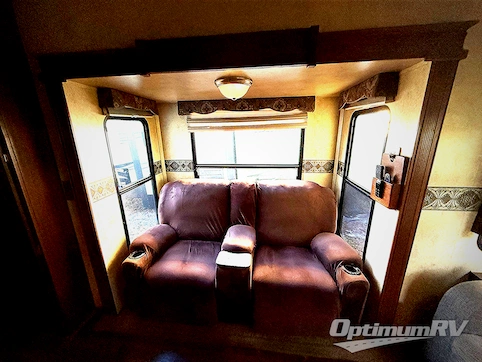 2014 Forest River Flagstaff Classic Super Lite 8528RSWS RV Photo 4