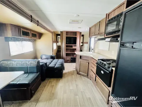 2016 Dutchmen Coleman Lantern Series 262BH RV Photo 2
