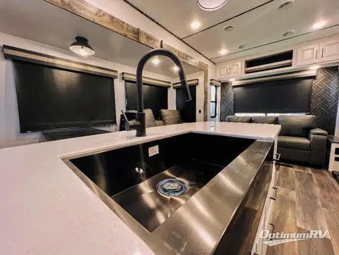 2023 Heartland Bighorn Traveler 32RS RV Photo 3