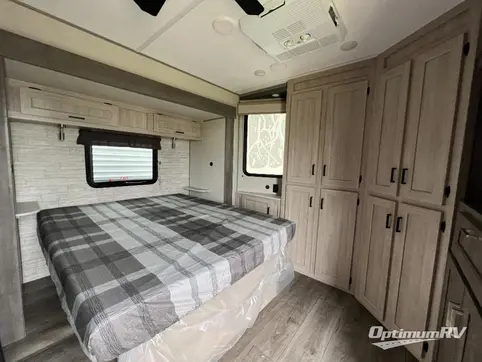 2024 Coachmen Catalina Destination Series 40BHTS RV Photo 4
