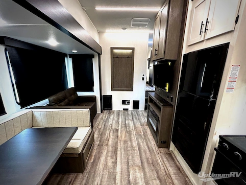 2025 Forest River Cherokee Arctic Wolf 287BH RV Photo 2