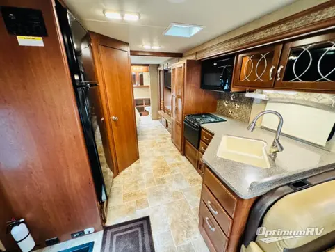 2015 Thor Chateau Super C 35SF RV Photo 3
