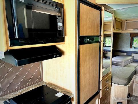 2014 Thor Axis 24 1 RV Photo 3