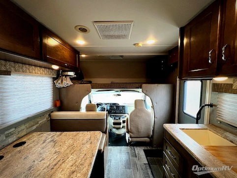 2018 Winnebago Outlook 22C RV Photo 3