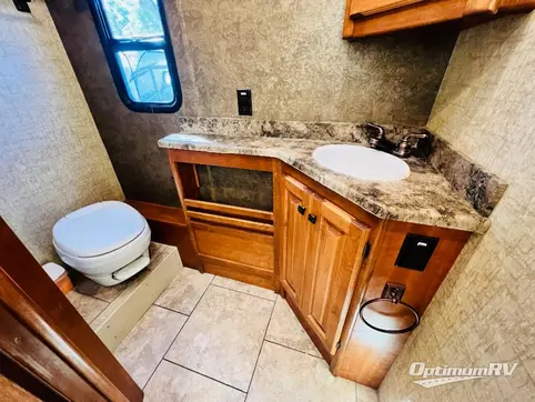 2014 Tiffin Allegro 31SA RV Photo 4