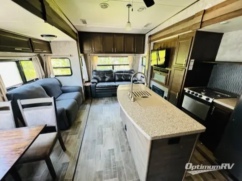 2017 Highland Ridge Mesa Ridge MF371MBH RV Photo 2
