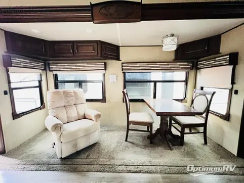 2018 Palomino Columbus F340RK RV Photo 2