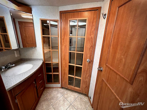 2005 Itasca Suncruiser 35A RV Photo 4