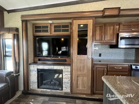 2016 Keystone Montana 3720RL RV Photo 2