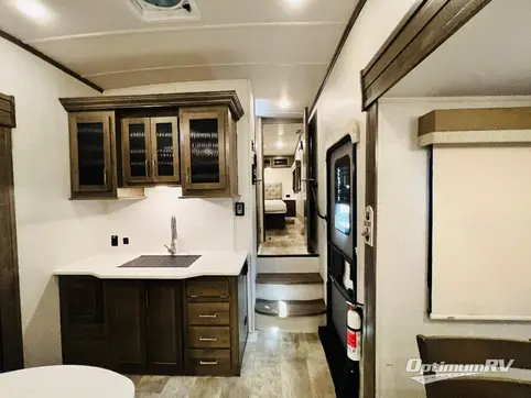 2022 Forest River FLAGSTAFF 528lKRL RV Photo 3