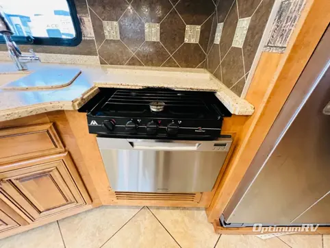 2015 Thor Tuscany XTE 40AX RV Photo 3