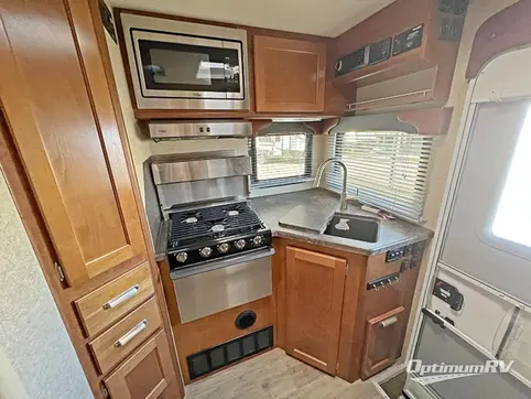 2020 Lance Lance 975 RV Photo 4