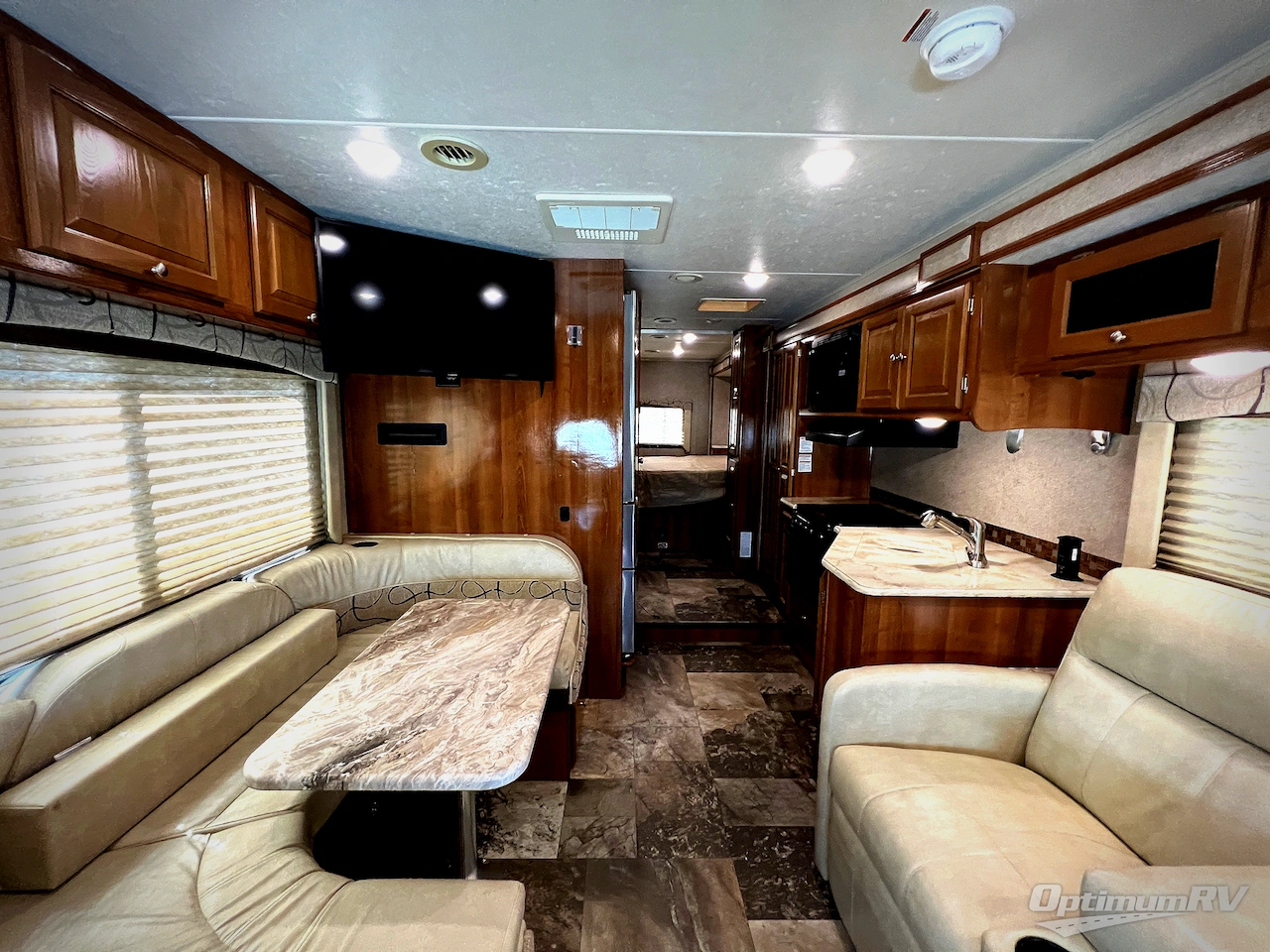 2019 Coachmen Leprechaun 311FS Ford 450 Photo 5