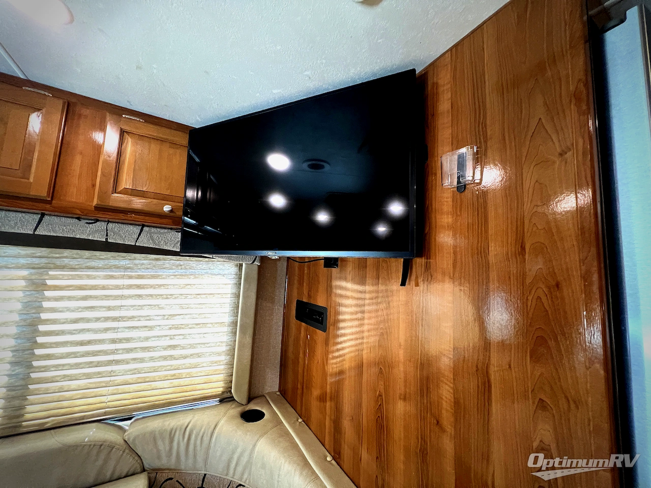 2019 Coachmen Leprechaun 311FS Ford 450 Photo 12