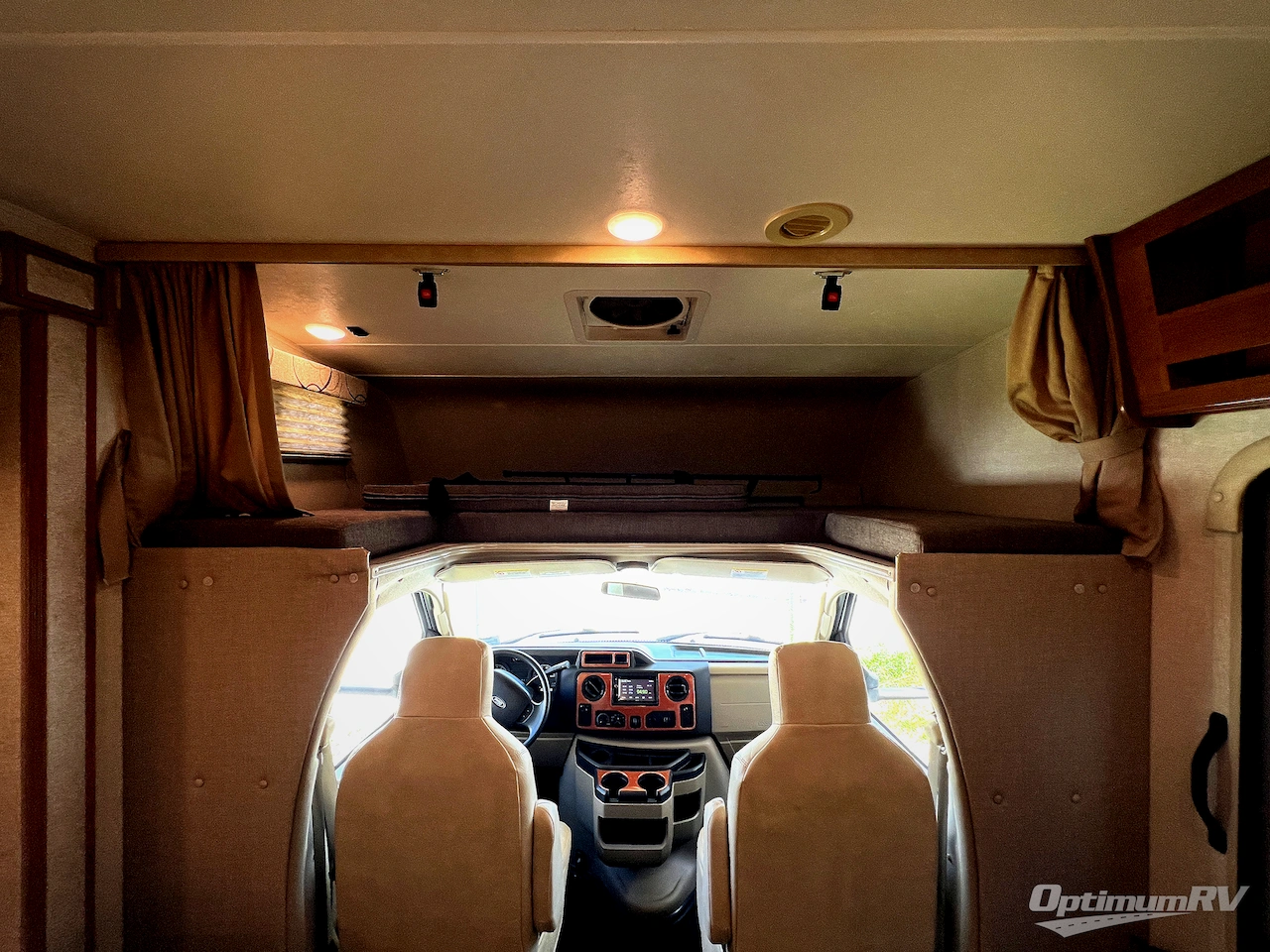 2019 Coachmen Leprechaun 311FS Ford 450 Photo 6