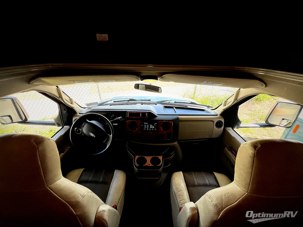 2019 Coachmen Leprechaun 311FS Ford 450 Photo 7