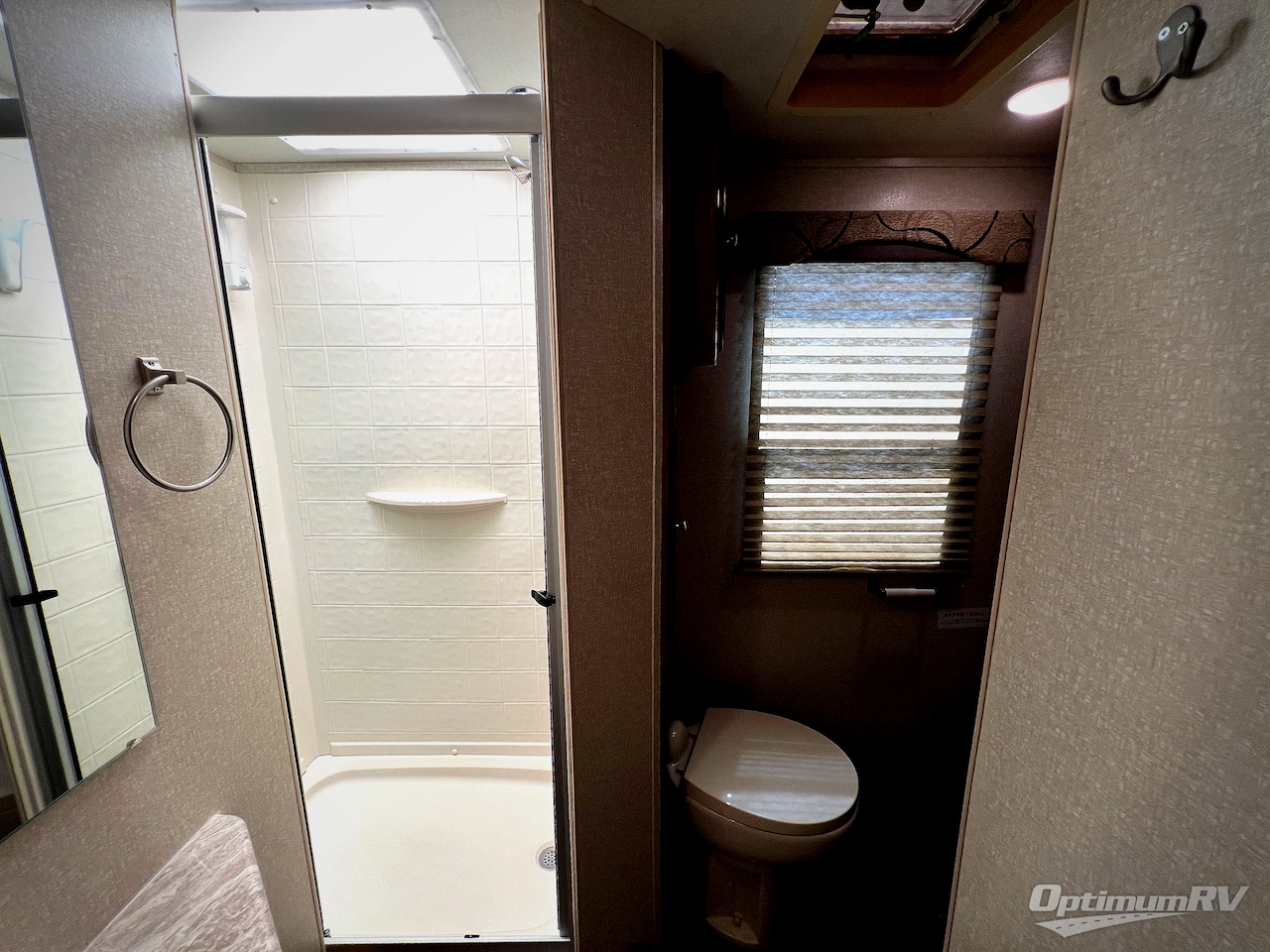 2019 Coachmen Leprechaun 311FS Ford 450 Photo 19