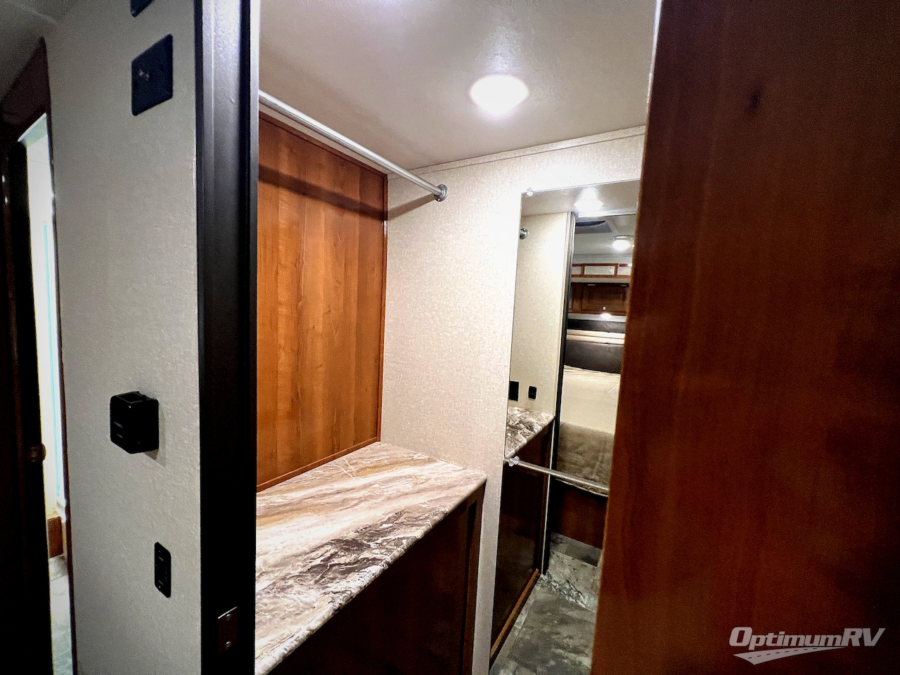 2019 Coachmen Leprechaun 311FS Ford 450 Photo 26
