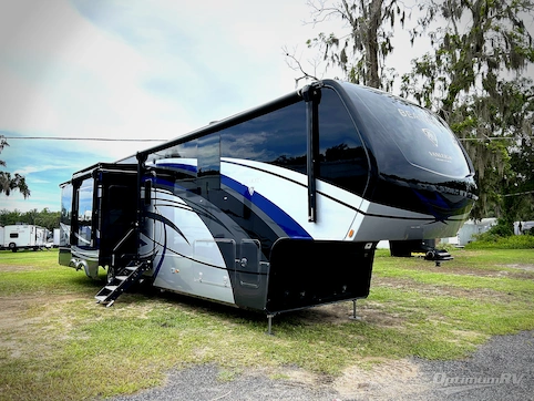 Used 2024 VanLeigh Beacon 41LKB Featured Photo