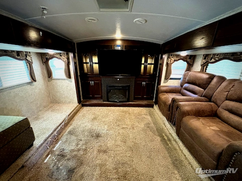 2014 Keystone Mountaineer 375FLF RV Photo 2