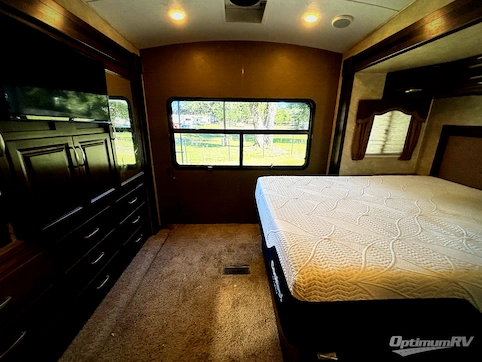 2014 Keystone Mountaineer 375FLF RV Photo 4