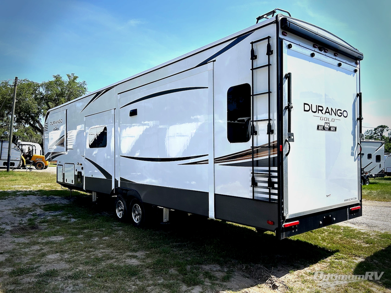 2021 KZ Durango Gold G382MBQ Photo 2