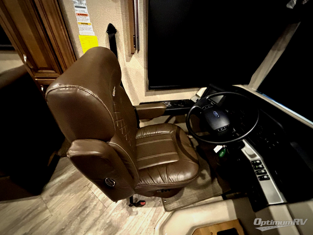 2018 Fleetwood Bounder 36F Photo 5