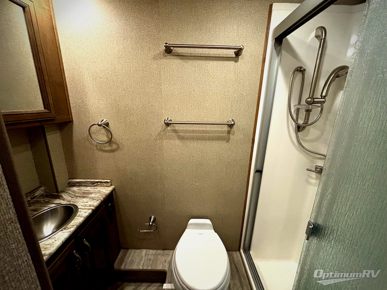 2018 Fleetwood Bounder 36F Photo 13