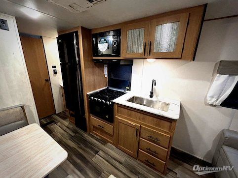 2022 Prime Time Avenger 26BK RV Photo 3