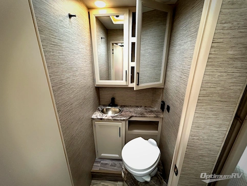 2022 Thor Four Winds 28A RV Photo 4