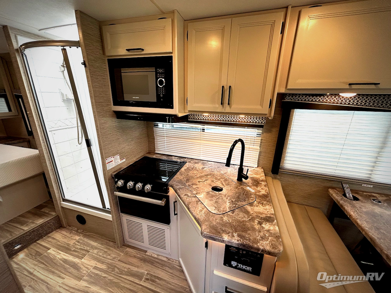 2022 Thor Four Winds 28A Photo 15