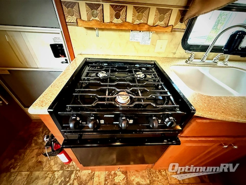 2011 Forest River Cedar Creek Silverback 33L RV Photo 4