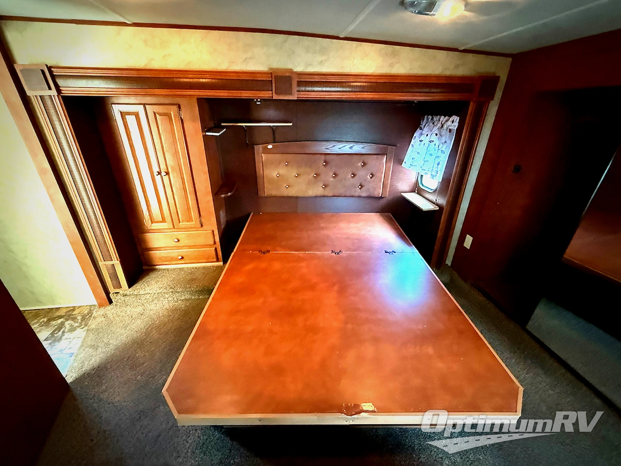 2011 Forest River Cedar Creek Silverback 33L Photo 17