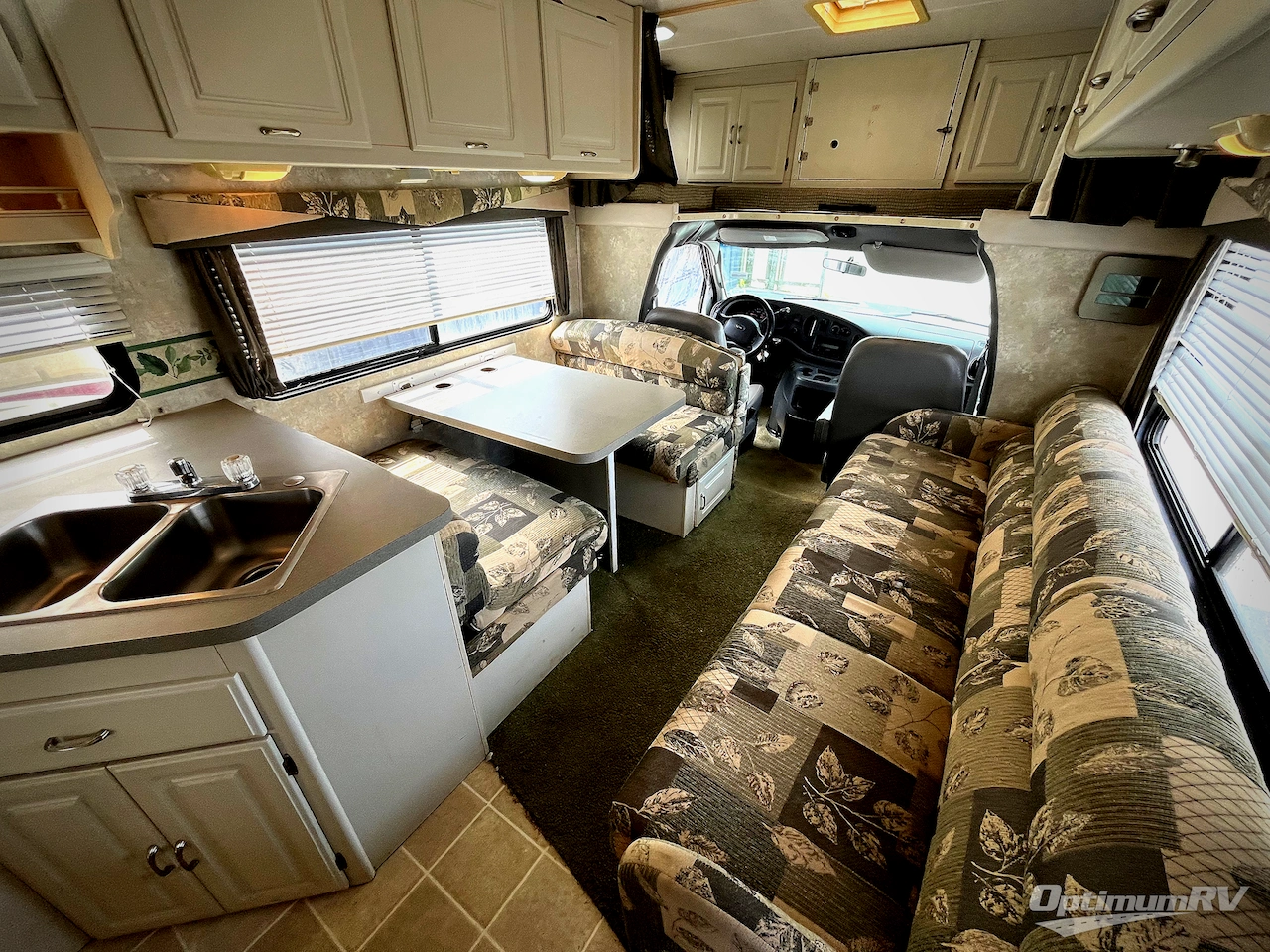 2005 Coachmen Freelander 2890QB Photo 6