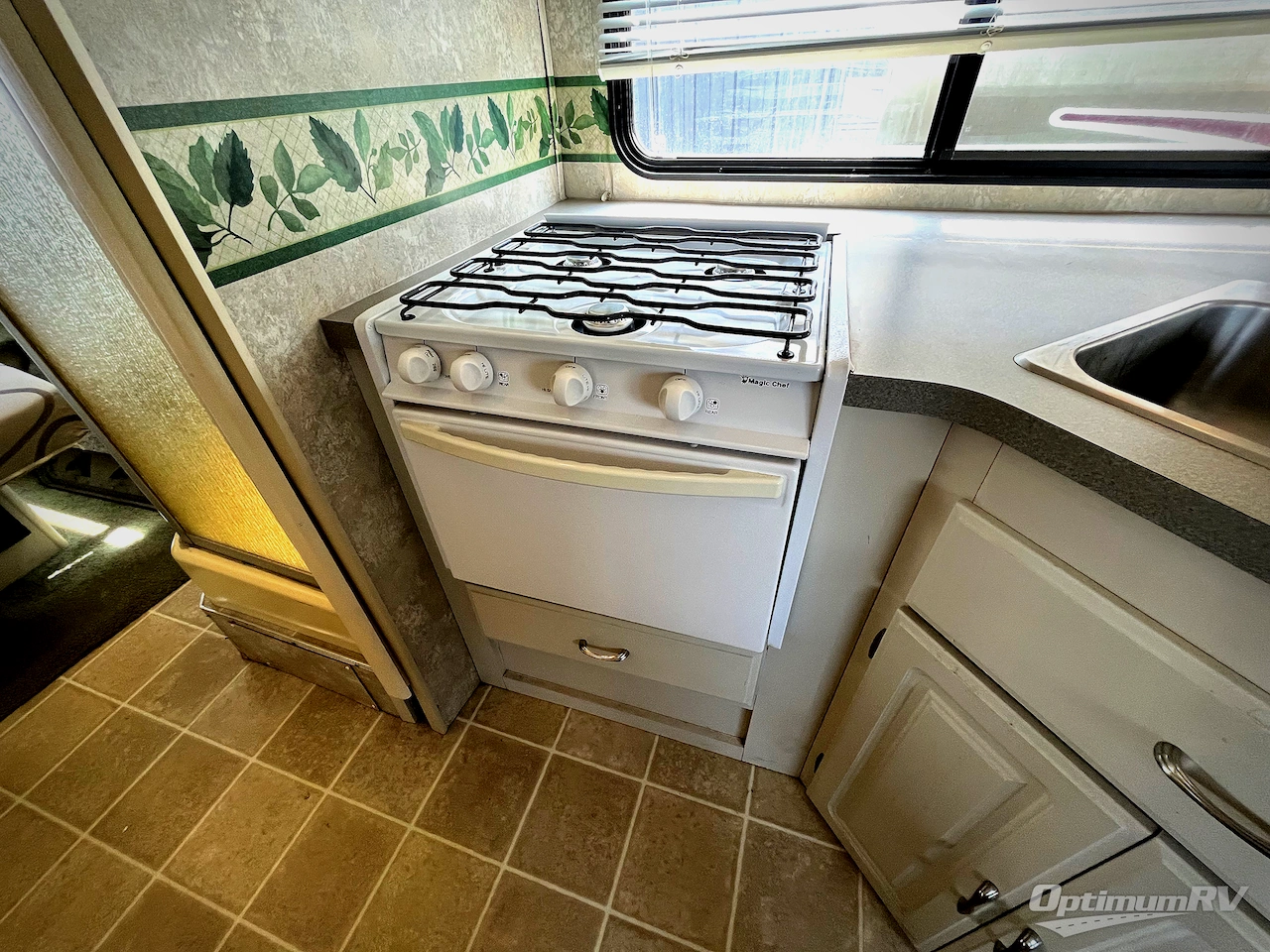 2005 Coachmen Freelander 2890QB Photo 15
