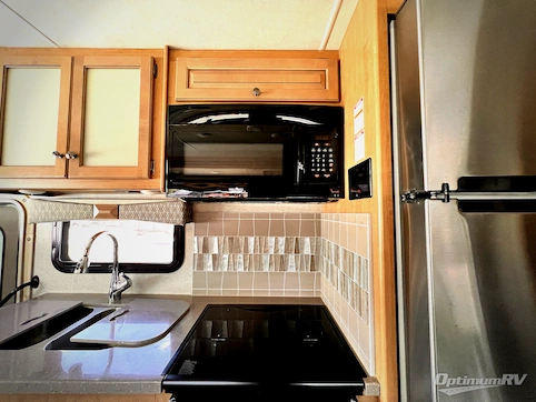 2019 Thor Windsport 35M RV Photo 3